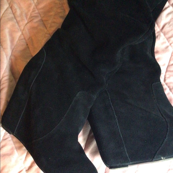 Over the Knee Suede Wedge Heel Boots! ❤️ - Picture 4 of 4